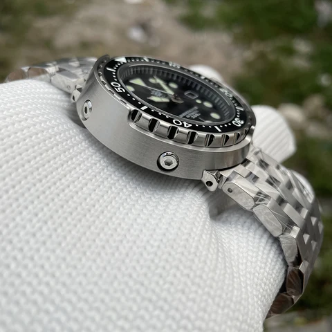 STEELDIVE SD1975 Мужские механические часы для дайвинга с водонепроницаемостью — пример использования
