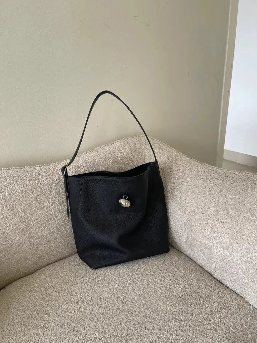 Jenny&Dave Minimalist Casual Top Layer Cowhide Bucket Bag For Commuting Large Capacity Minimalist Fashion Ladies Tote Bag For Wo