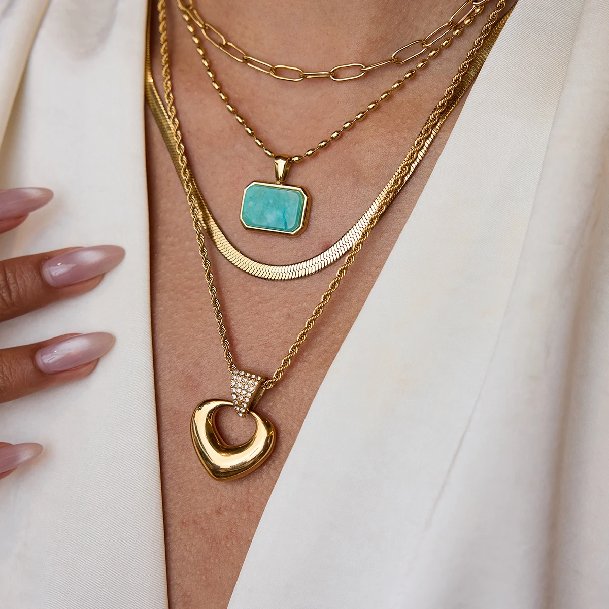 

AIKOER Simple Classic 18K Gold Color Plated Stainless Steel Rhinestone Heart Hollow Pendant Necklace Fried Dough Twists Chain Fo