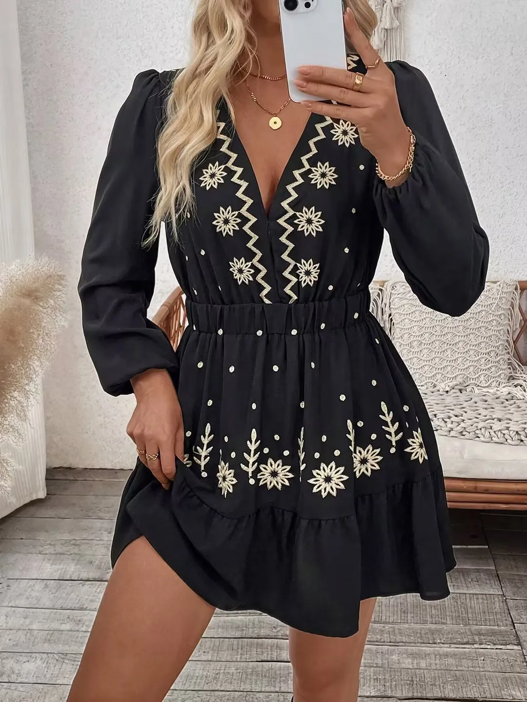 Fashion Long Sleeve Embroidery Dresses for Women Slim V-Neck Women Dress Black A-LINE Dress Women Vestidos De Verano Mujer Q442