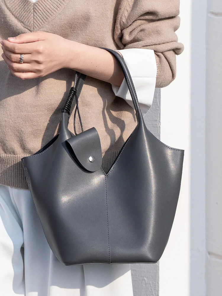 

Top-layer Cowhide Leather Women Tote Bag Highquality Fashion Versatile Bag Commuter Large-capacity Genuine Leather Crossbody Bag