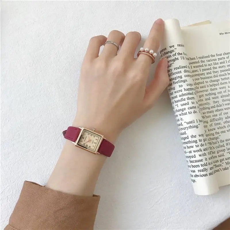 Relógio minimalista quadrado ultra fino para mulheres, mostrador pequeno, pulseira de couro, quartzo antigo, nicho