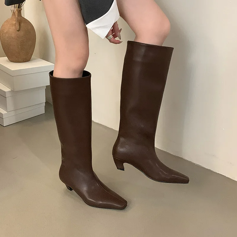 Retro boots 2025 winter new wide tube women soft leather knight boots look thin and low unable to keep up knee high boots