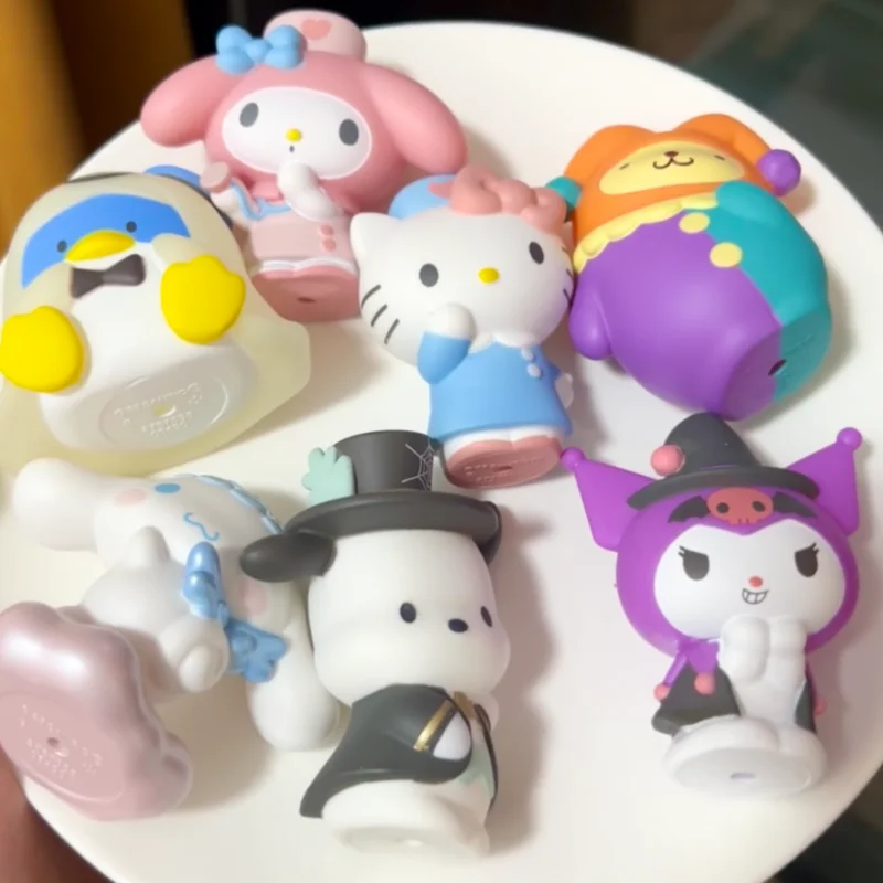 

Hot Friendship Series 04 Kuromi Adorable Cartoon Anime Figures Character Gashapon Collection Model Peripheral Ornament Gift