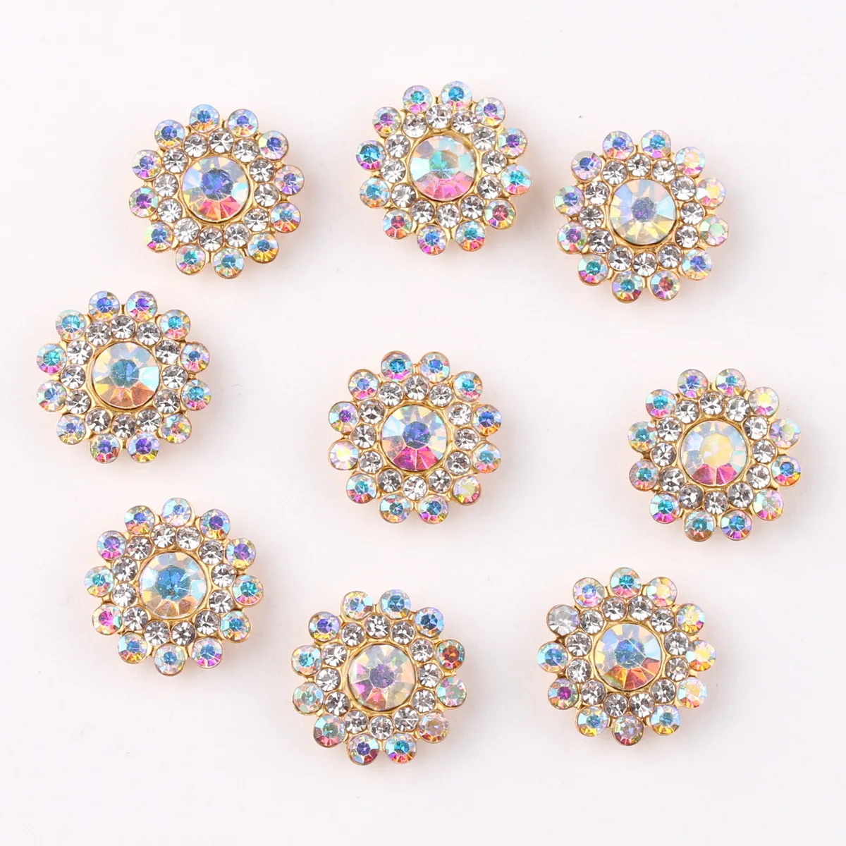 50 pz/pacco 14MM Strass di cristallo lucido a forma di fiore con Base dorata colla per retro piatto fai da te su perline da cucire abbaglianti Strass