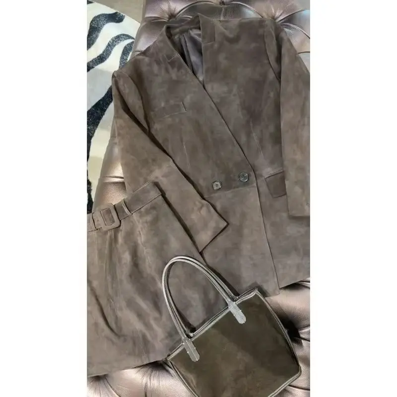 

YYAHAHAS Early Spring New Retro Loose Feeling Niche Deep Coffee Color Top and Skirt Set Two-piece Set Female Clothing
