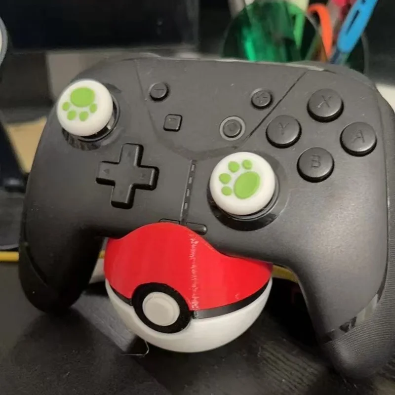 Nowy Model Pokemon Kreatywny Uniwersalny Uchwyt na Kontroler do Gier Ozdoba na Biurko Gadżet Anime Kolekcjonerski Prezent Urodzinowy dla Chłopca Dziewczynki