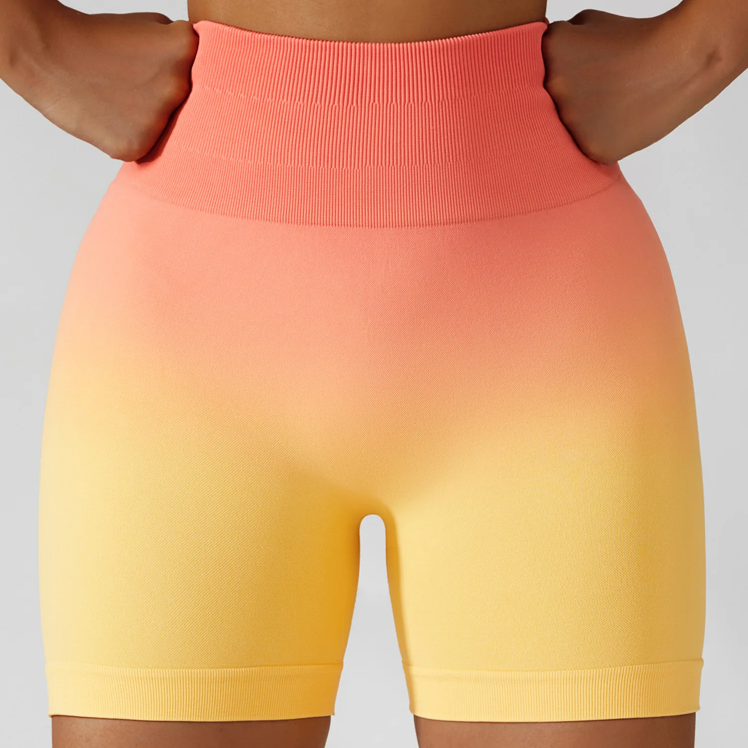 Seamless Yoga Shorts Gradient Color Shorts Women Fitness Elastic Scrunch Push Up Sports Running Workout High Waist Gym Shorts