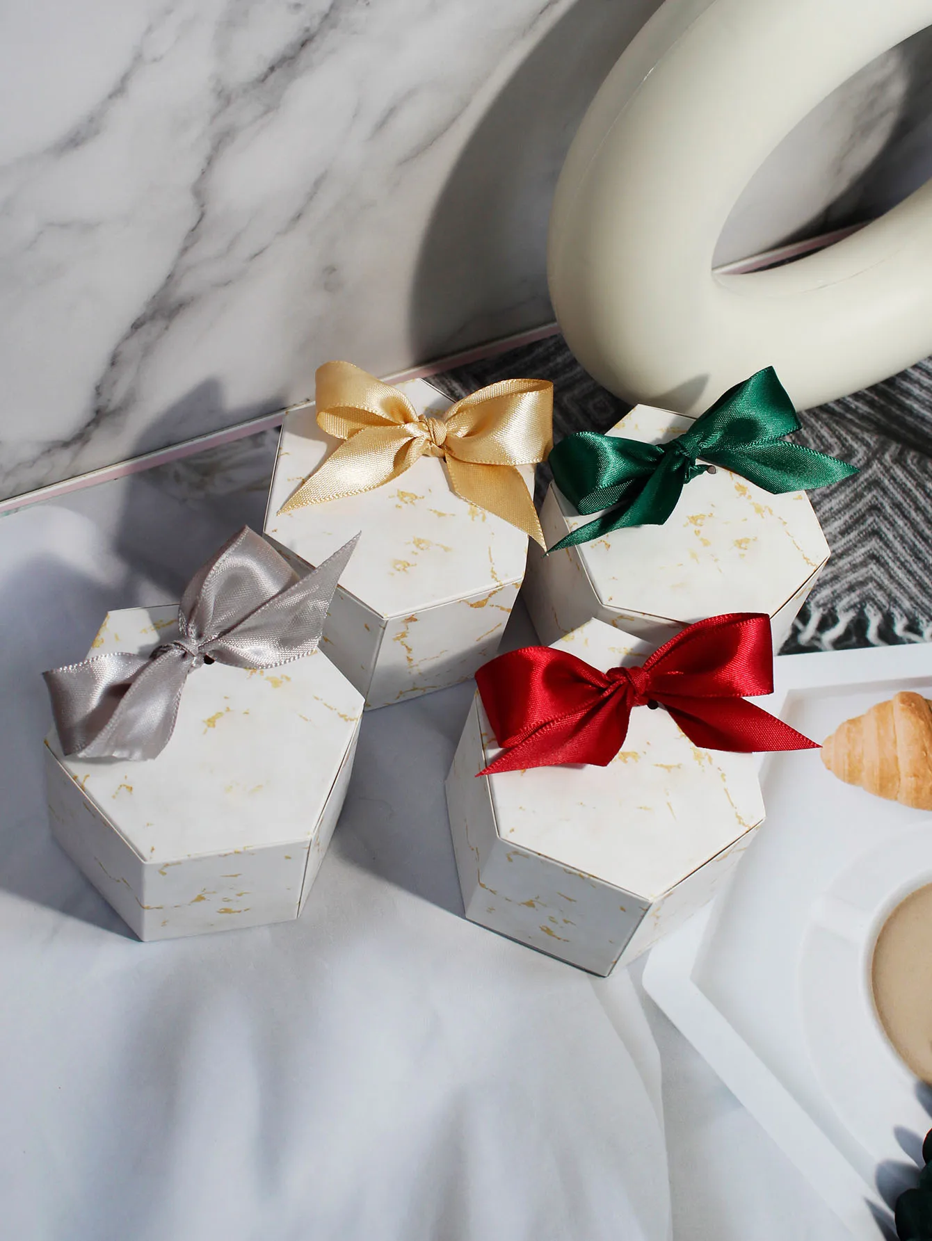 10/20/50pcs Hexagonal wedding gift candy box paper, four styles, festive decoration ball candy box