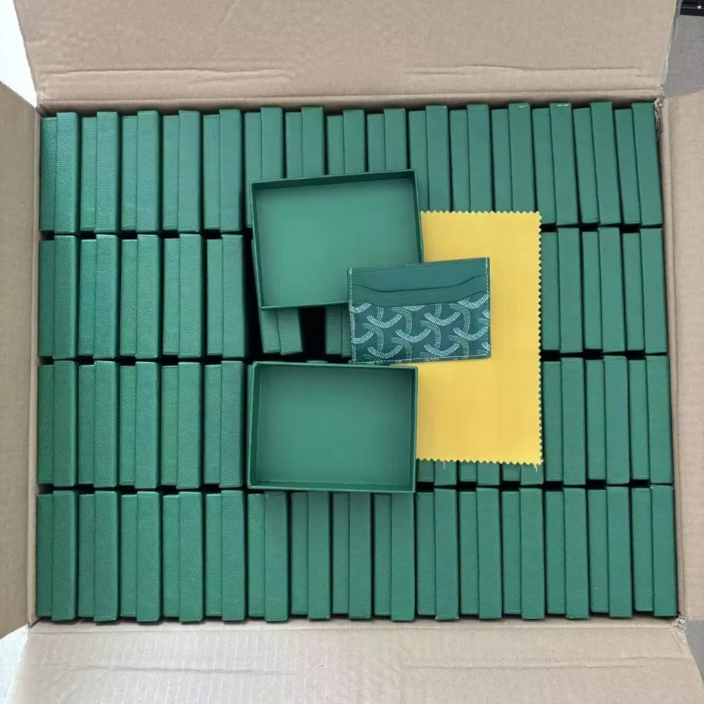 

Leather Mini Wallet Letter C Cardholder Male and Female Mini Card Wallet Easy to Use Green Box