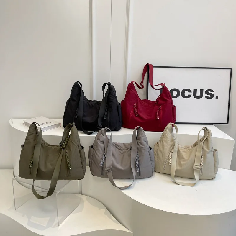 حقيبة كتف نسائية صيفية بلون سادة، خفيفة الوزن ومتعددة الاستخدامات للسفر، حقيبة كروس للركاب من النايلون بسعة كبيرة