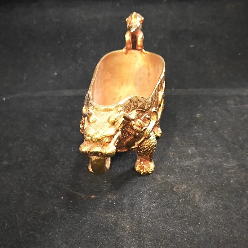 Antique Gilt Dragon Pattern Wine Vessel Vintage Dragon Handle Tripod Goblet Ritual Offering Cup Decor Living Room Decoration