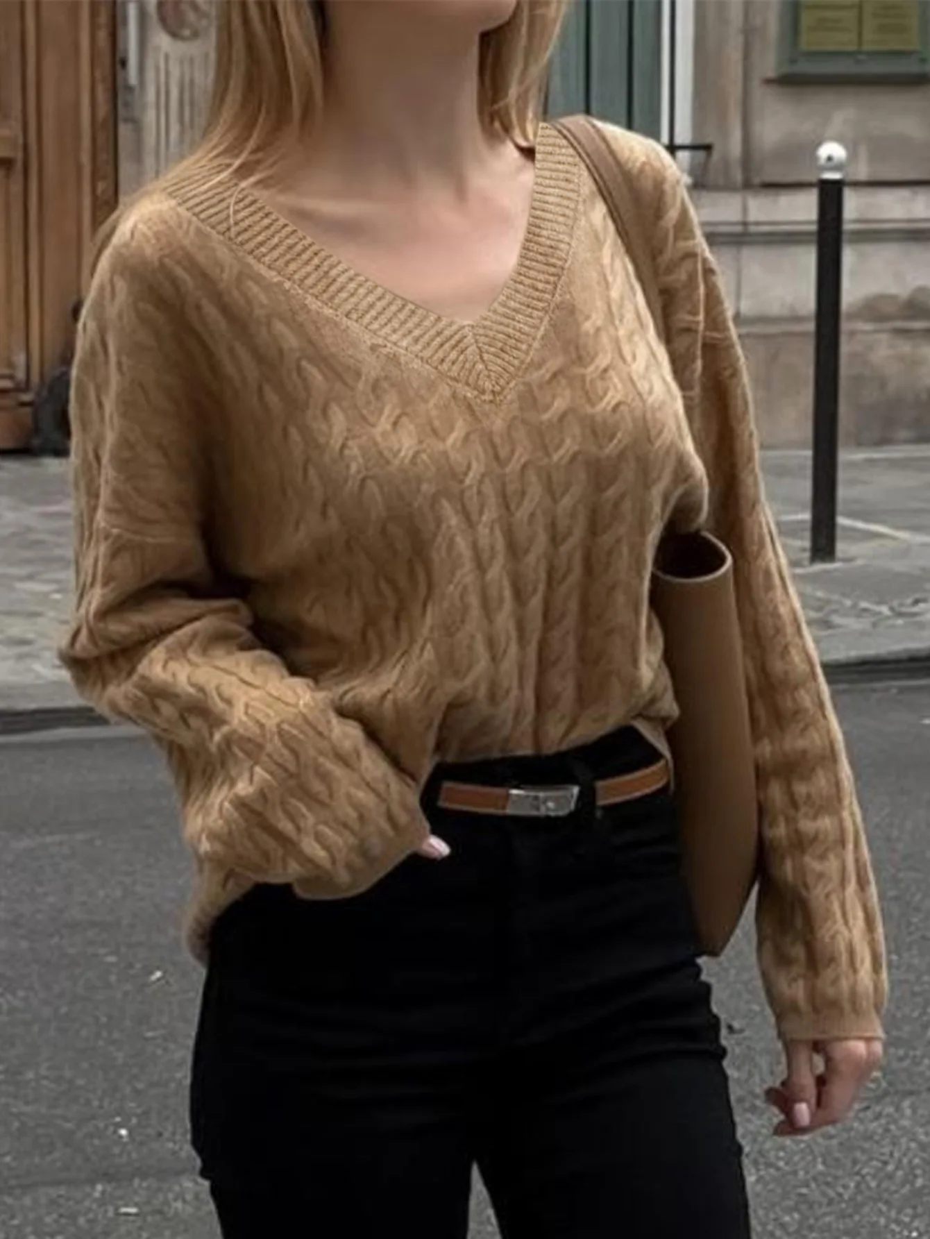 

Autumn and Winter V-Neck Casual Loose Women's Knitted Sweater with Lazy Style Korean Jacquard Long Sleeved Knitted Sweater