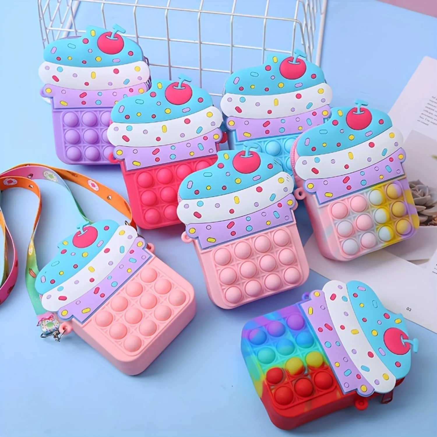 Cute Ice Cream Silicone Shoulder Crossbody Bag Coin Purse  Bubble Purse Funnys For Students , Ideal choice for Gifts Felt