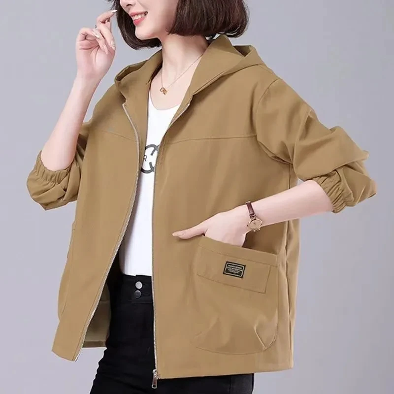 

Женская короткая ветровка с капюшоном, Повседневная Свободная ветровка в Корейском стиле, верхняя одежда, размеры до 4XL, весна-осень 2024