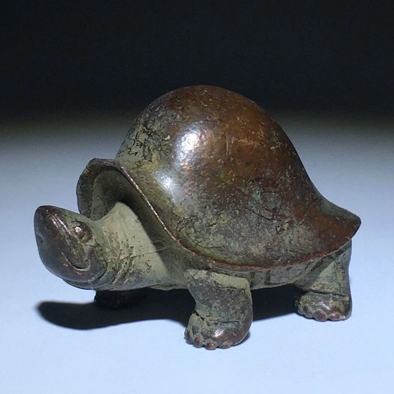 countryside collected solid old copper longevity turtles, copper dragons, rich turtles, and a tea pet to pray.