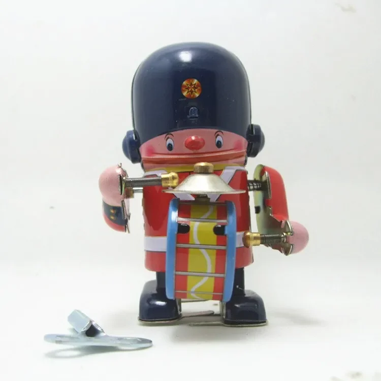 [Funny] Collection Retro Clockwork Wind up Metal Walking Tin brass military band robot toy Mechanical toys kids christmas gift