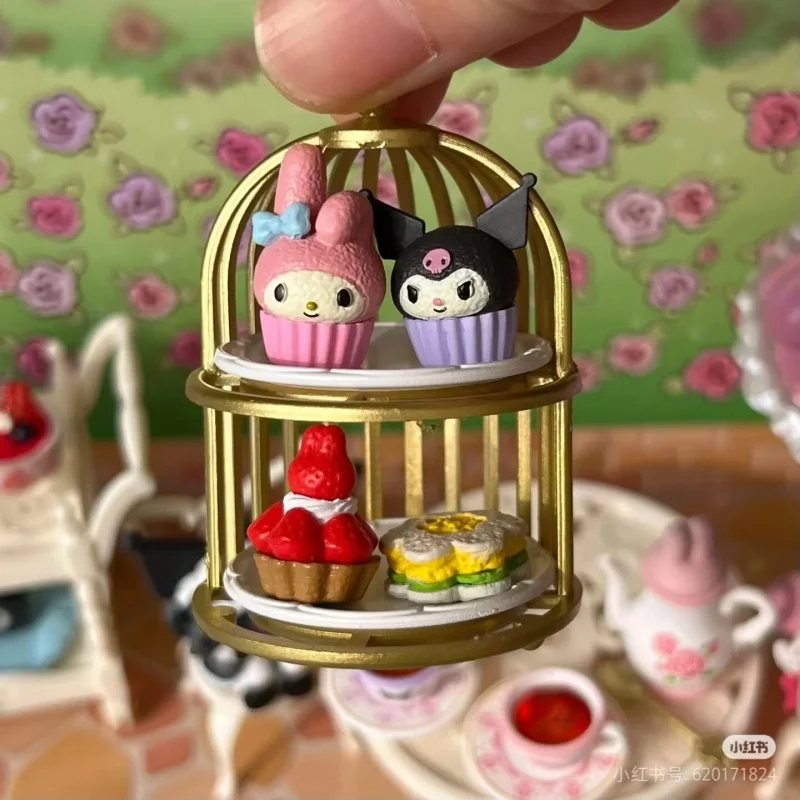 

Подлинная Sanrio My Melody And Kuromi Rement Sweet Tea Party Модель игрушки Kawaii Миниатюрная коллекция сцен для девочек Рождественские подарки