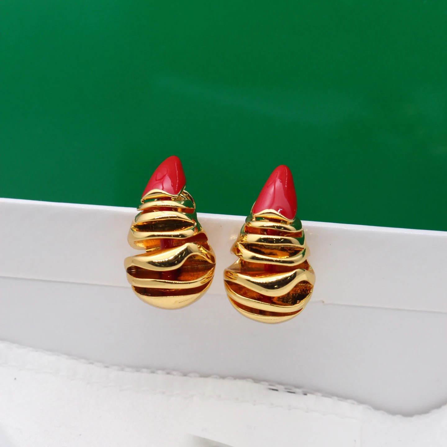 Europe America Designer Brand Golden Red Hollow Earrings Women Top Quality Jewelry Trend