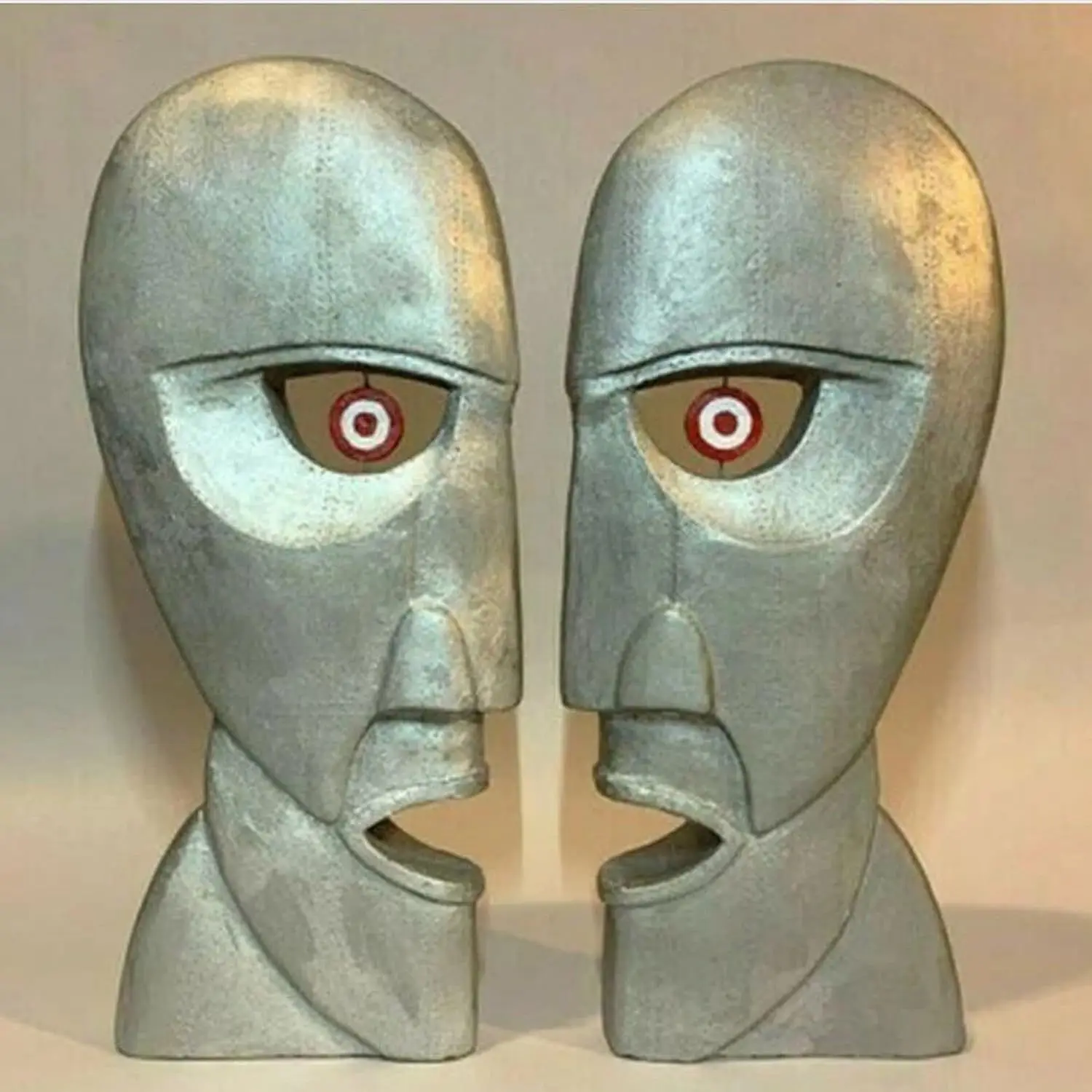 Horror Peeping Face Resin Bookends Dark Fantasy Art Ornament Creative Sculpture Bookstand for Home Office Bookshelf Decoration