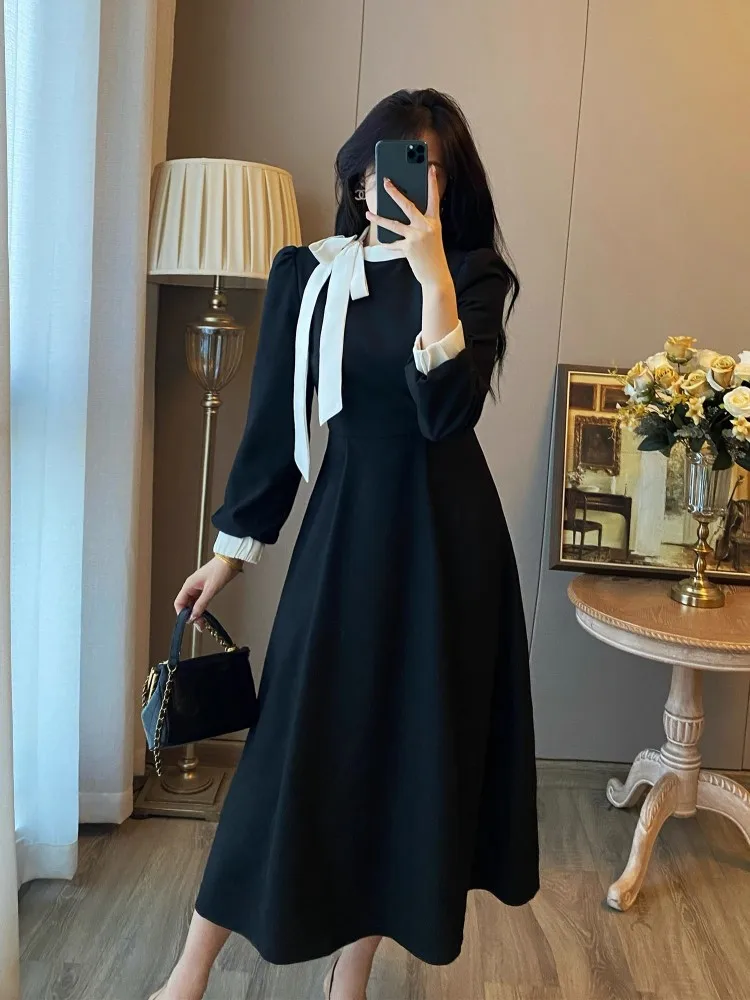 

Black Velvet Long Sleeved Dress With Women'S Autumn And Winter High-End Feel, Nail Bead Bow Design, Slim Fit And Unique Dress