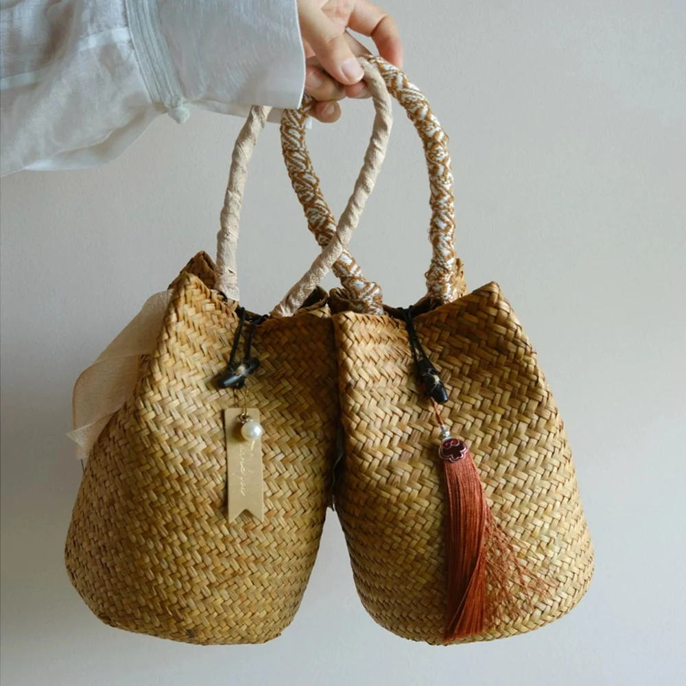 Natural Woven Straw Present Handbag for Women Portable Beach Bag Photo Prop Market Shopping Basket for Daily Commuting Birthday