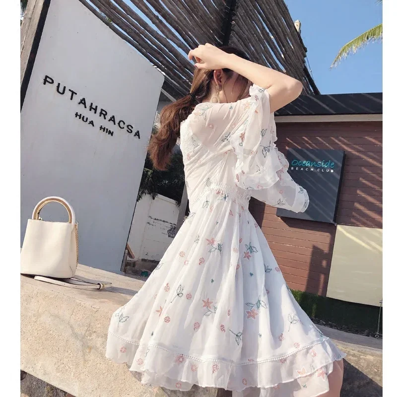 

MISHOW Chiffon Floral Dresses Women Summer New Beach Vacation Mini Casual Loose Flower Print V Neck Cute Dress Woman MX18A1346