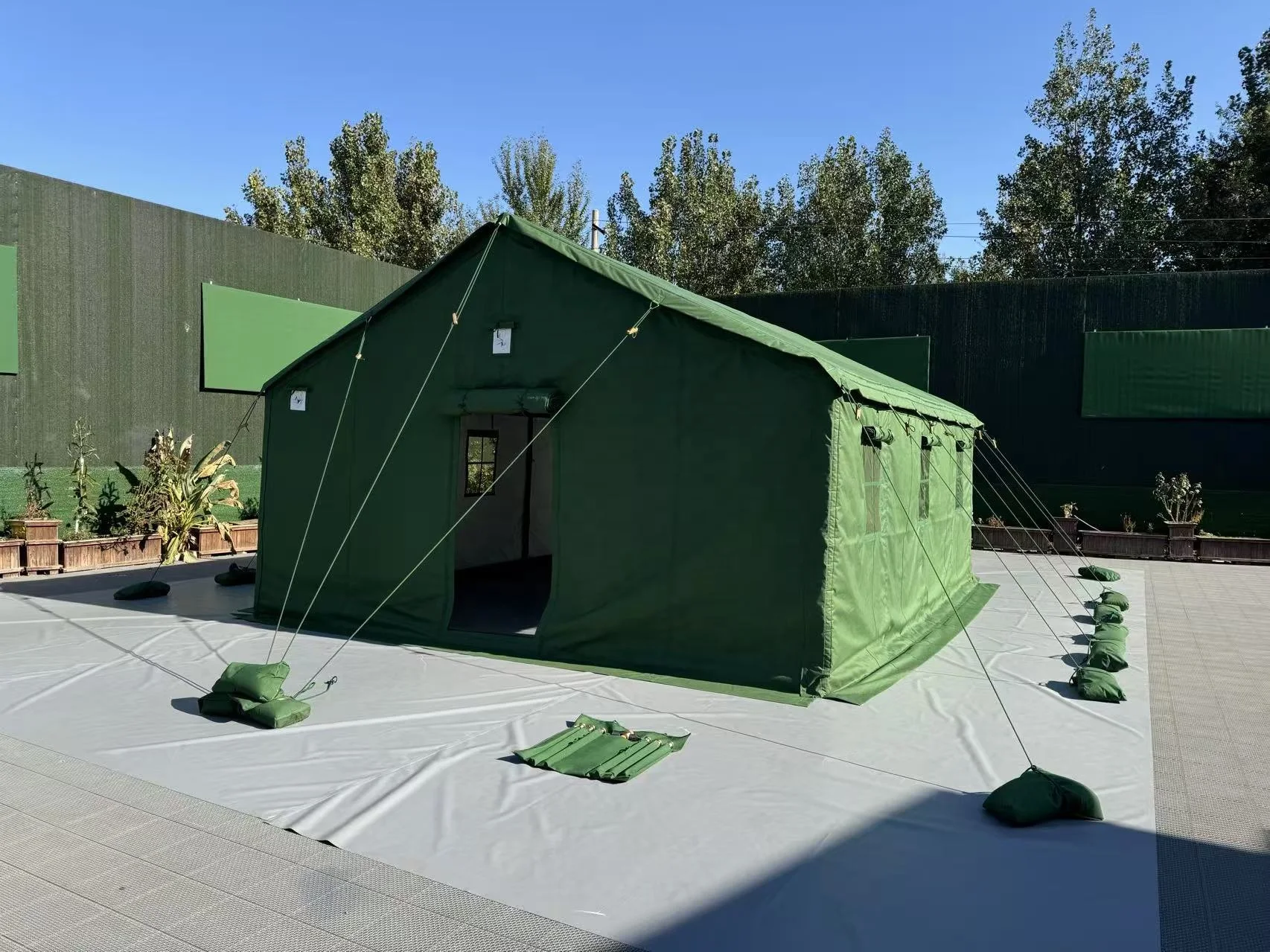 Best 20 Man Waterproof Triple Layers Winter Thermal Insulated Cotton Military-style Tent Factory Supply