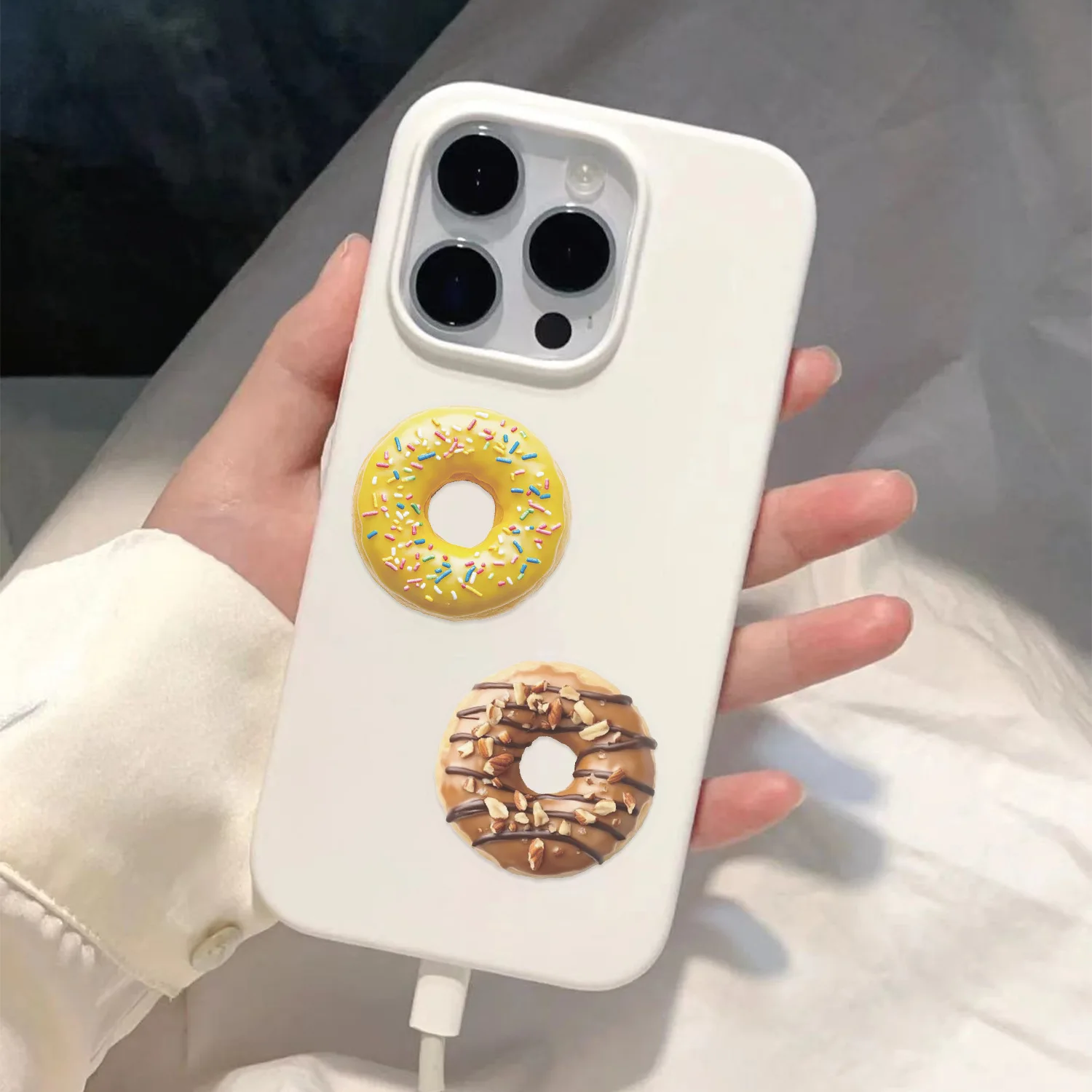 50 قطعة من ملصقات كرتونية واقعية بلون الدونات DIY للأمتعة كوب ماء مقاوم للماء وشفاف للحيوانات الأليفة والحلوى الثابتة