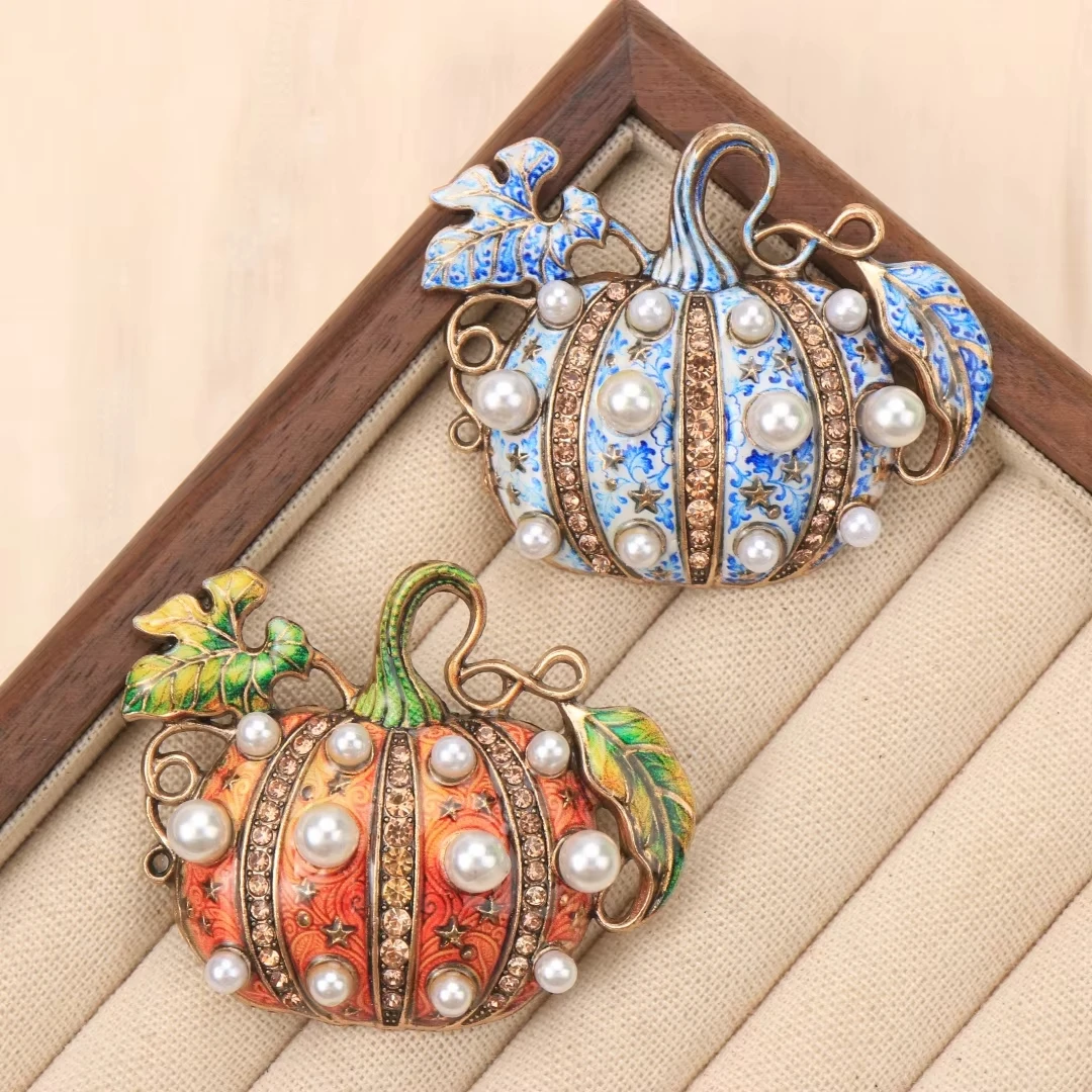 FTCY Vintage Pumpkin Brooch For Unisex Halloween Pumpkin Vegetable-Themed Brooches Halloween Party Pins Gifts