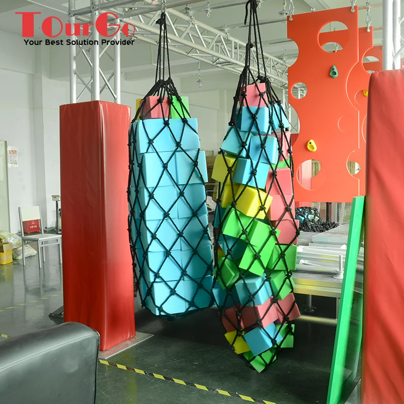Siatka na tuby ładunkowe z piankowymi elementami, tor przeszkód dla dzieci American Ninja Warrior