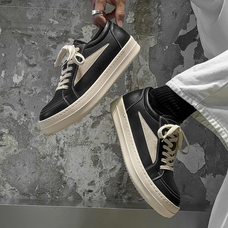 

Повседневная мужская удобная обувь. Классический и минималистичный стиль. Уличная обувь для отдыха, прогулок и улицы. Универсальная обувь на толстой подошве.