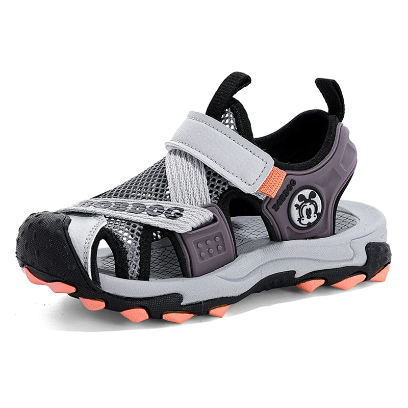 

Сандалии для мальчиков Новинка Лето 2024 детская пляжная обувь с закрытым носком на мягкой подошве повседневные Нескользящие модные спортивные сандалии