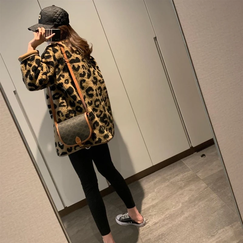 Veste courte chaude intégrée en fourrure imprimé léopard pour femme automne et hiver ample décontracté fausse fourrure imprimé léopard veste haut