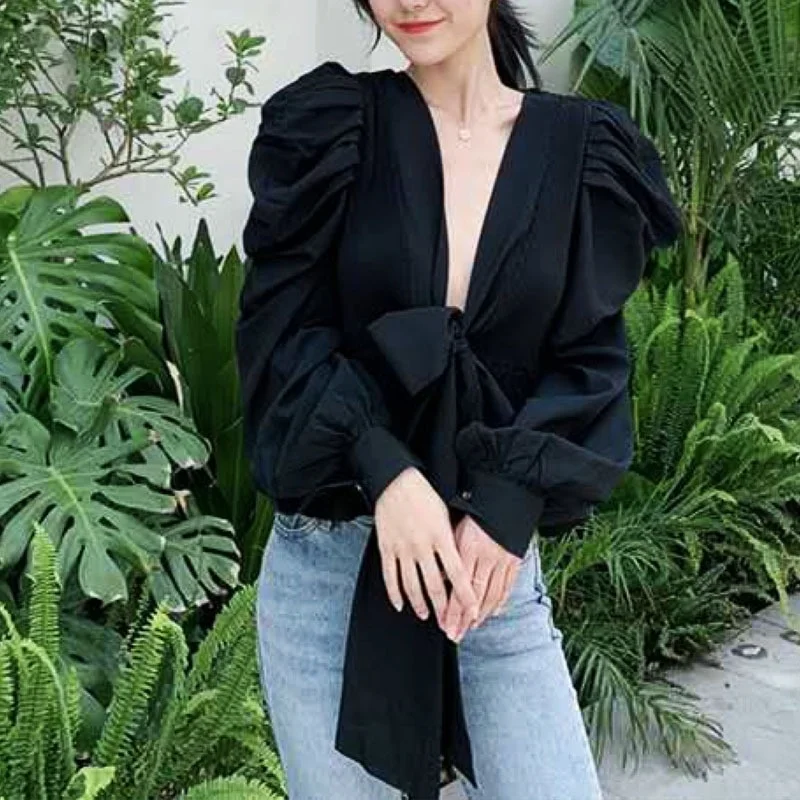 

Retro Bubble Sleeve V Neck Women's Shirt Spring Design Sense Small Crowd Three Dimensional Lace Belted Waist Folding Top