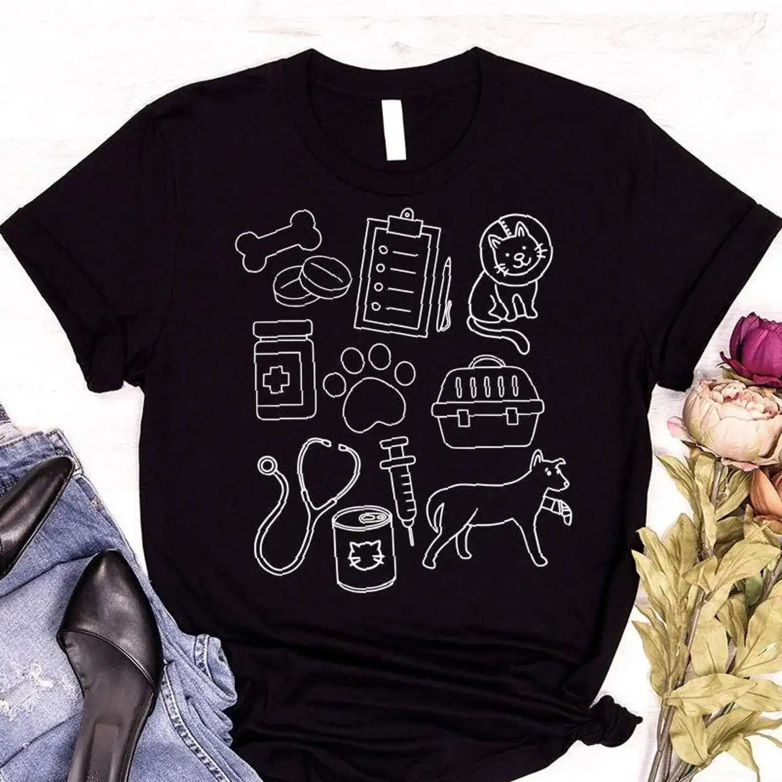 Cute Veterinarian Doodle T Shirt Animal Paw Print Vet Student Outfit Veterinary Medicine  vintage Washed Versatile