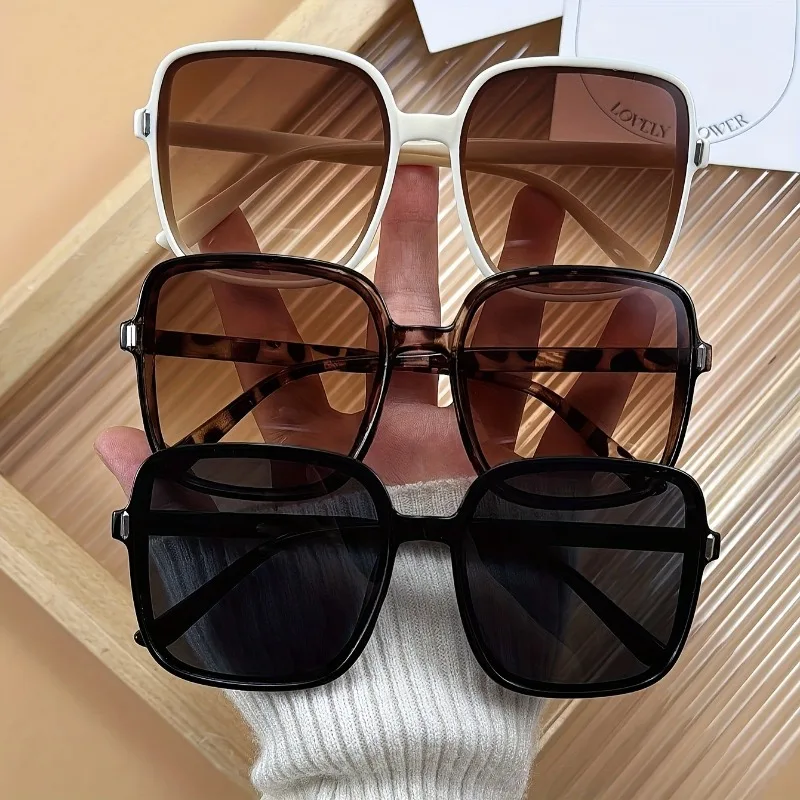 

Ladies' Square Frame Glasses Fashionable Brown Gradient Lenses Versatile Casual Fashion Accessories