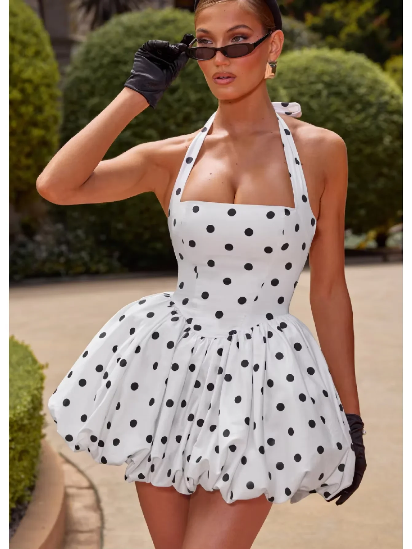 Der meistverkaufte ärmellose, süße Minirock mit Polka-Dot-Muster für die Frühling/Sommer-Kollektion 2025, ein sexy, rückenfreies Kleid für