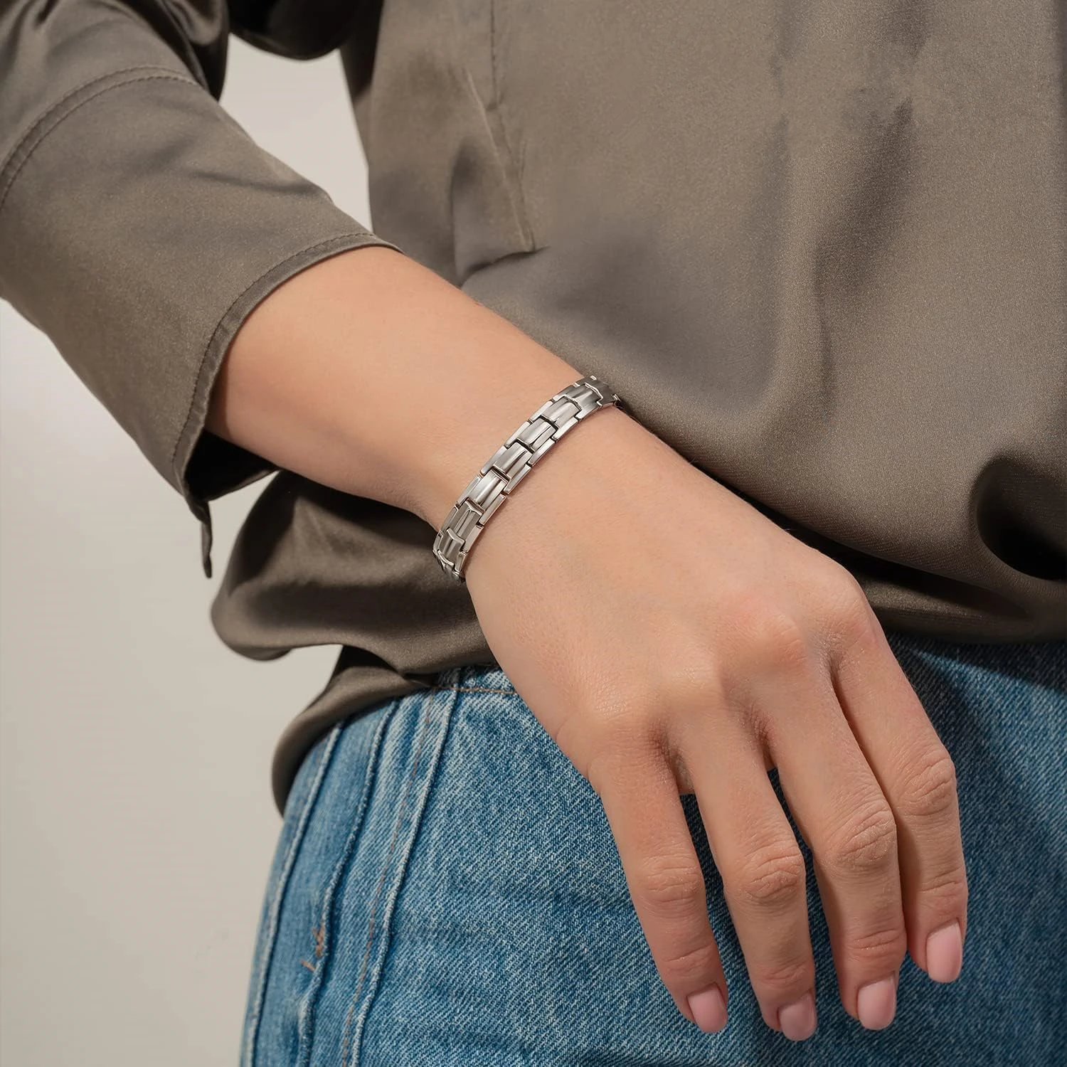 ARADOO Magnetic Bracelet for Women Men Titanium Steel Neodymium Magnets Link Bracelets Jewelry Gifts