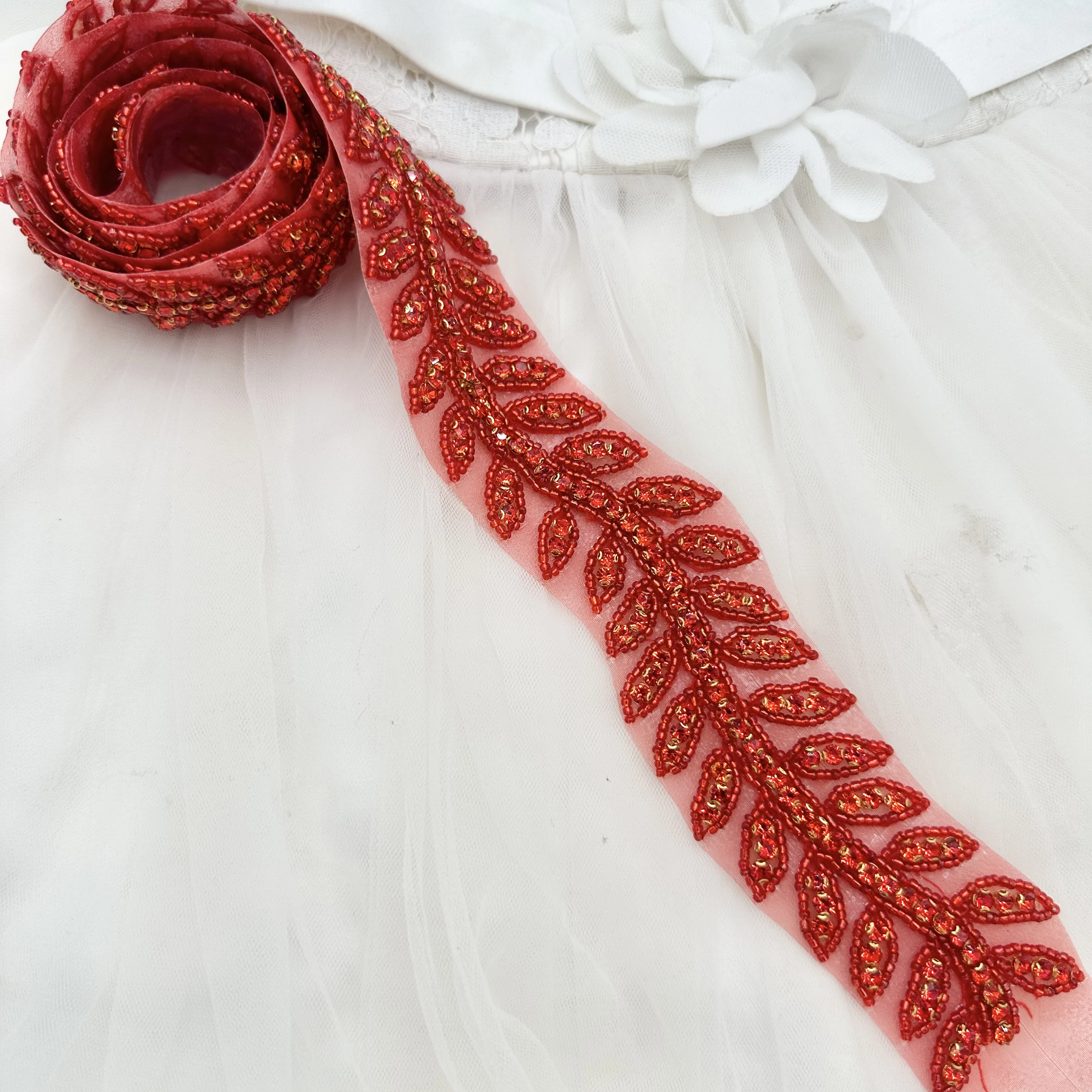 Perline a Forma di Spiga di Grano Rosso per Decorazioni Fai-da-Te, Strass in Vetro Cuciti a Mano per Abiti da Donna e Fasce in Vita