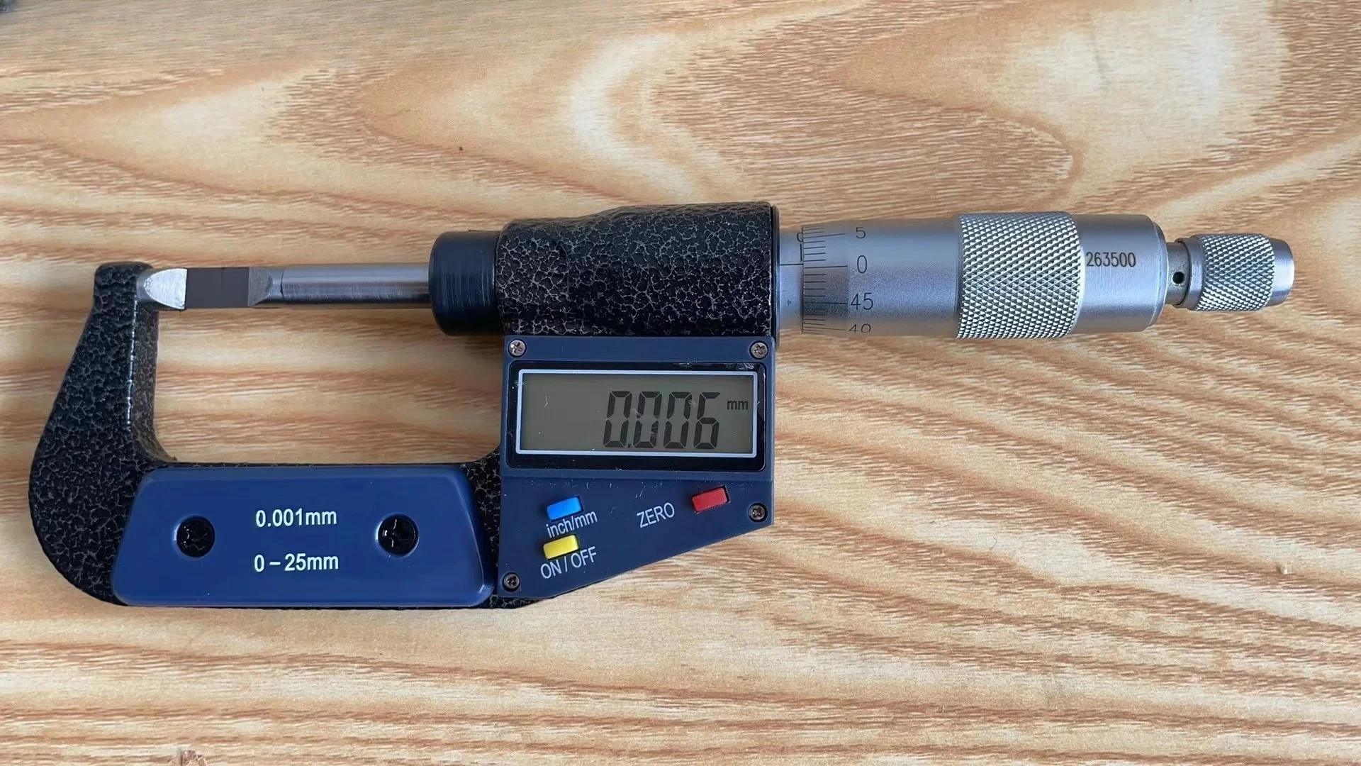 0-25mm Digital Blade Micrometer | 0.001mm High-Precision Gauge with 0.4/0.7mm Thickness Probes