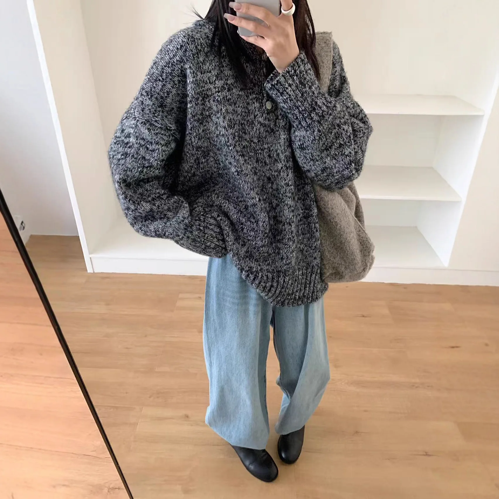 

2025 Fall/Winter New Fancy Yarn Hooded Shell Buckle Knitted Lazy Style Hooded Sweater Women Versatile Top Women