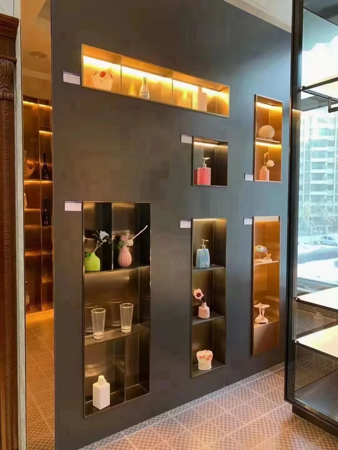 Niche ไฟห้องน้ํา Wall Mount ชั้นวางสุขาผู้ถือกระดาษสแตนเลสผนัง Niche ห้องน้ํา Niche