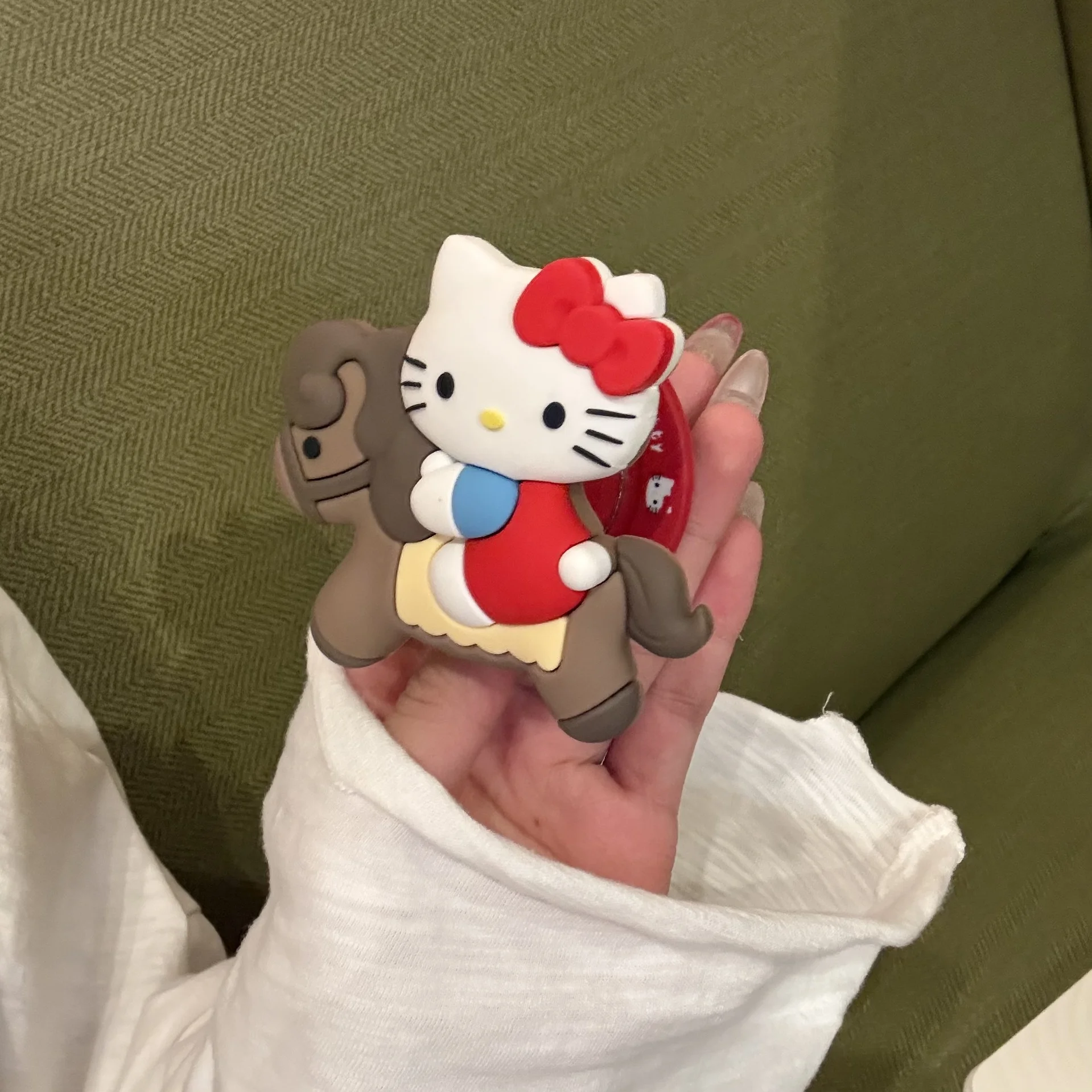

Милый силиконовый держатель-подставка Sanrio Hello Kitty для iPhone с магнитным креплением Magsafe, складной, для беспроводной зарядки