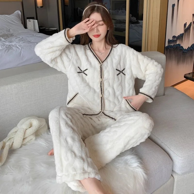 

Women's Autumn and Winter Flannel Pajamas with Thick Long Sleeves and Pants Set High-end Home Clothes That Can Be Worn Outside