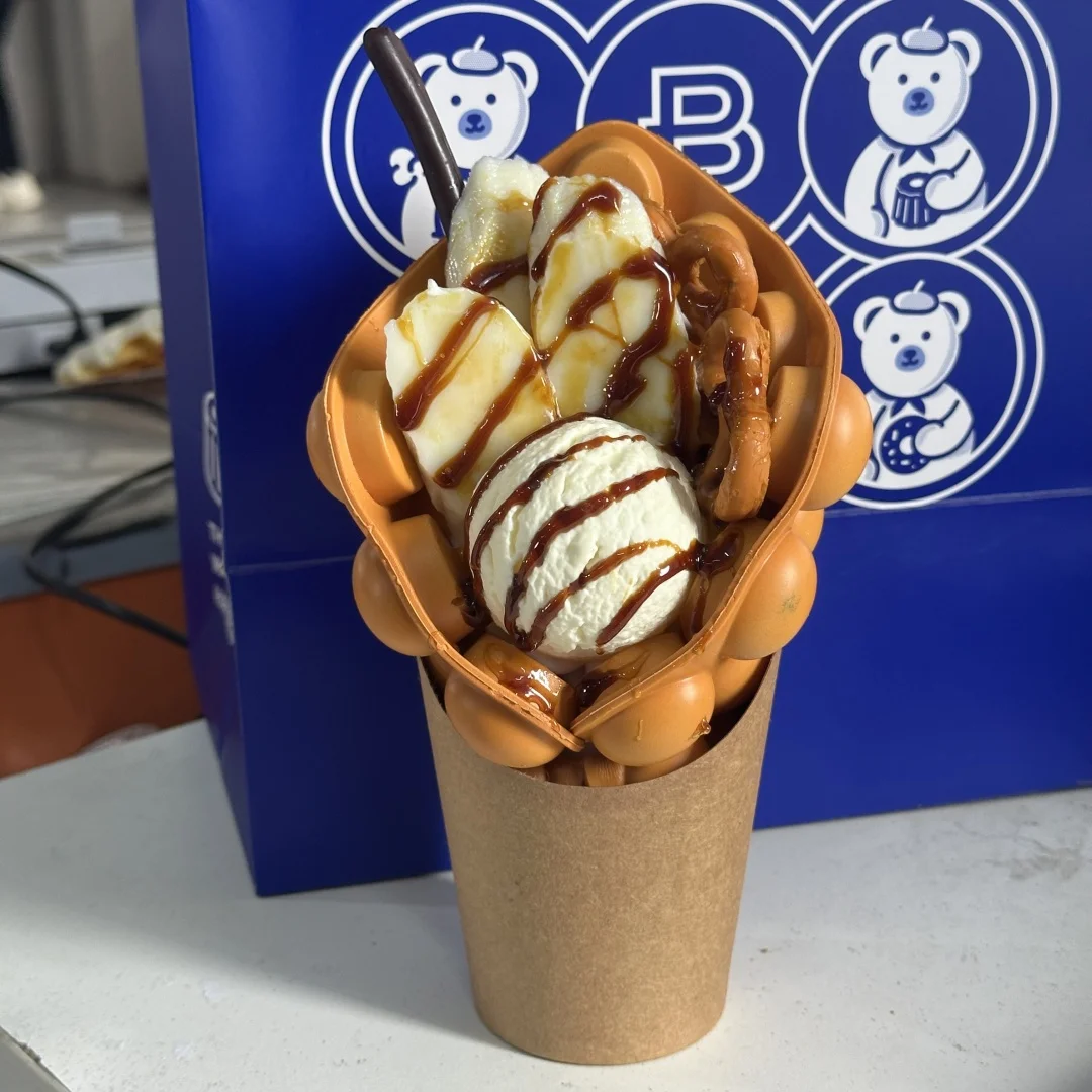 2pcs Set Sweet Sugar Ice Cream Scoop Strawberry Chocolate Sauce Cream Street Snacks Cart Market Sales Model Gift Bubble Waffle
