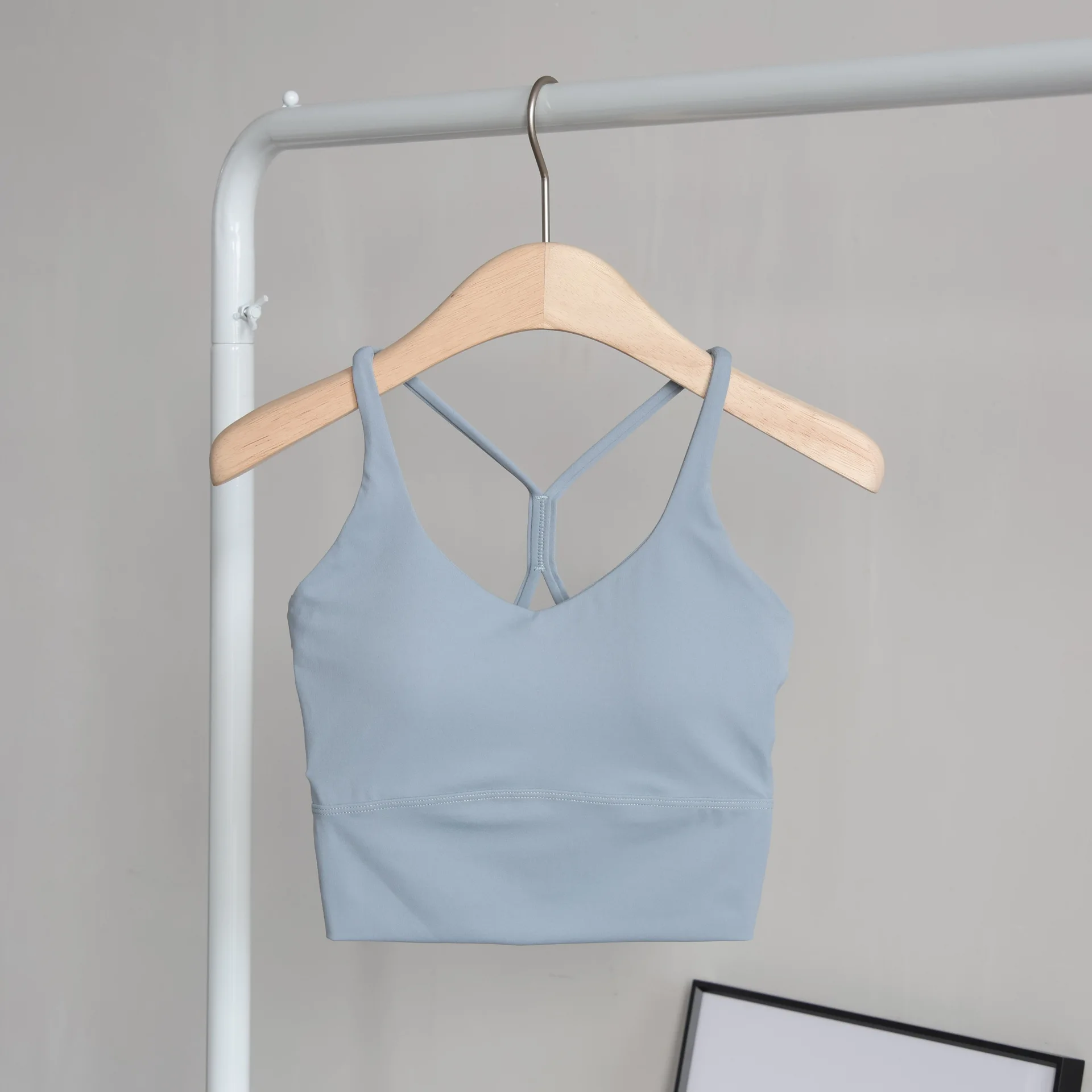 Pilates Sports Camisole Vest Women's One-piece External Wear Fixed Chest Pad, Fitness Shock-absorbing Cross Back Yoga Bra
