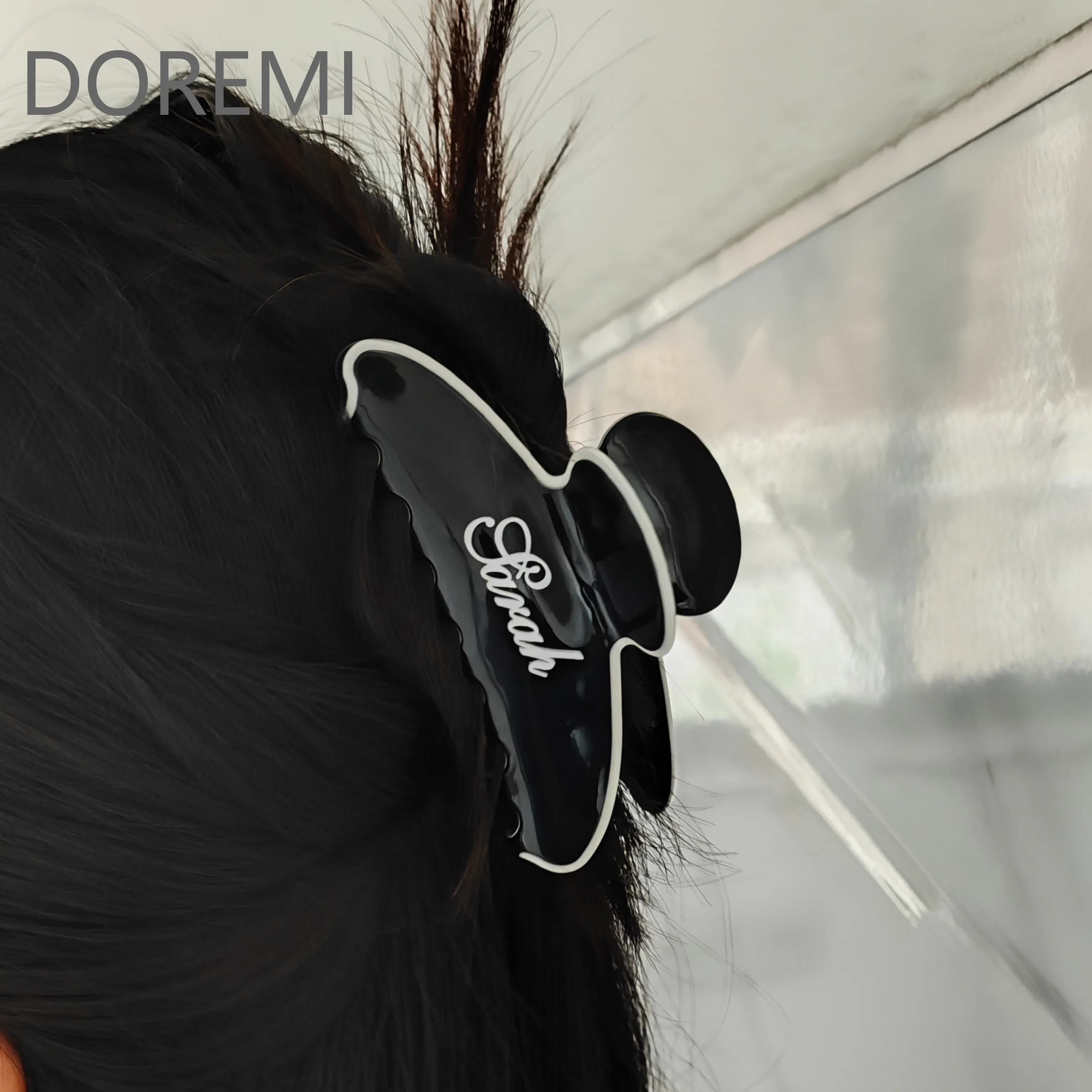 مشابك شعر أنيقة من Lateefah بأسماء قابلة للتخصيص، ومخالب شعر مخصصة، ومخالب شعر مخصصة، وأسماء هدايا لوصيفات العروس، ومشبك شعر #1