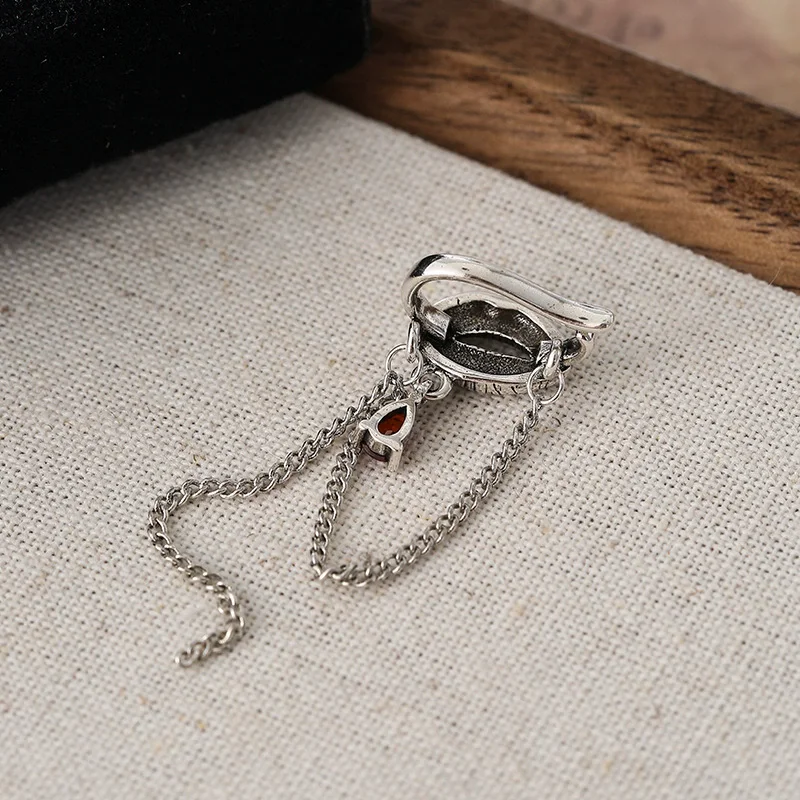 Xiyanike Goth Schedel Ketting Kwastje Rode Zirkoon Geen Gat Oor Bot Clip Oorbellen Voor Vrouwen Mode Nieuwe Sieraden Gift Party Straat
