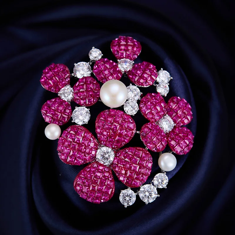Winter New Micro-inlaid Zircon Camellia Rose Brooches Classic Design Butterfly Owl Temperament Suit Jacket Decoration Pin Women
